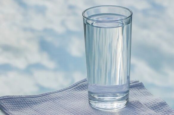 et glas vand til en doven kost